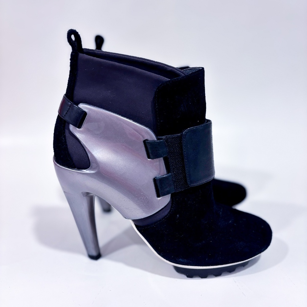 UNITED NUDE Eros Sculptural Black & Silver Heeled Booties –‎ Size 37 *